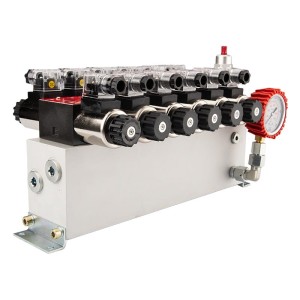 Rozdzielacz hydrauliczny 6 sekcyjny 12V blokowy typu Cetop 3 NG6 z proporcjonalnym regulatorem przepływu w komplecie z manometrem, wtyczkami elektrycznymi i przyłączami