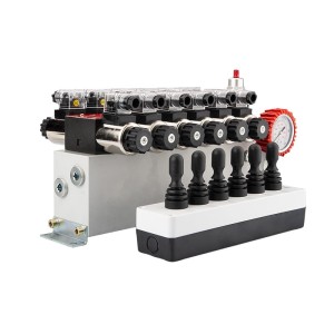 Rozdzielacz hydrauliczny 6 sekcyjny 12V blokowy typu Cetop 3 NG6 z proporcjonalnym regulatorem przepływu w komplecie z panelem sterującym Hydrolider z sześcioma joystickami, manometrem, wtyczkami elektrycznymi i przyłączami