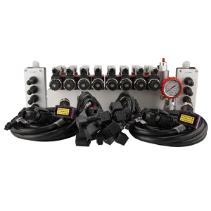 Rozdzielacz hydrauliczny 8 sekcyjny 12V blokowy typu Cetop 3 NG6 z proporcjonalnym regulatorem przepływu w komplecie z dwoma panelami sterującymi Hydrolider z czterema joystickami, manometrem, wtyczkami elektrycznymi i przyłączami