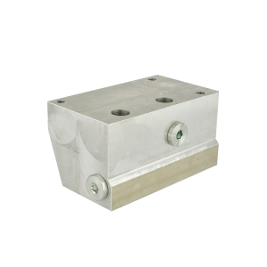 Adapter kolektor podnośnika montowany w żabie w ciągnikach Ursus C-360 ; C-360-3P